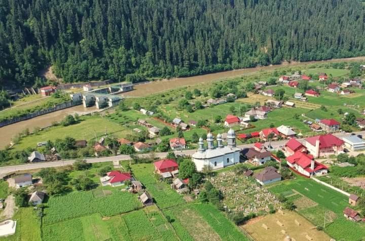 Отель Casa Prundari Nicu Si Mirela Poiana Teiului Экстерьер фото